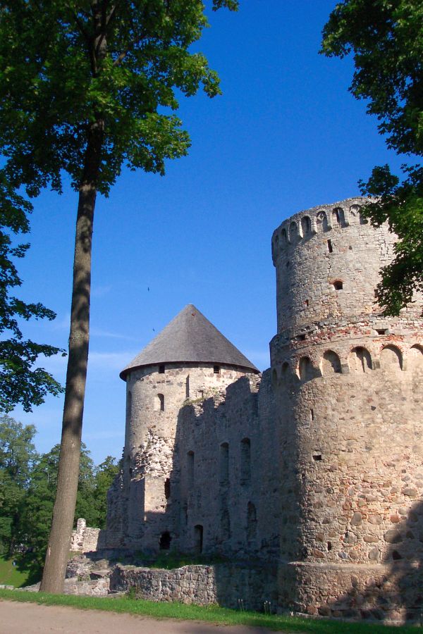 Burg in Cesis - Baltikum - Rundreise