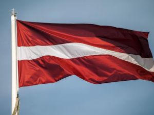 Lettische Fahne
