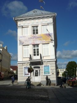 Tartu - Das schiefe Haus