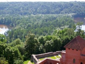 Lettland: Gauja Nationalpark mit Burg Turaida