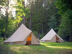 Komfortables Zeltcam im Estonian Wildnest Resort