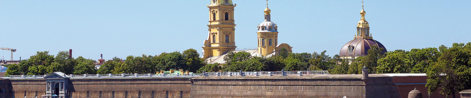 St. Petershof - Peter und Paul Festung © pankow fotolia