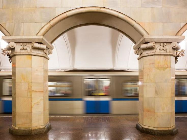 Moskau - Metro © Yury Gubin adobe stock